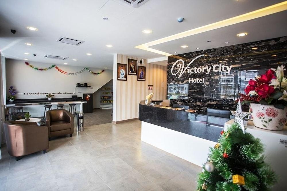 Hotel Zamburger Victory City Джохор Бахру Екстериор снимка