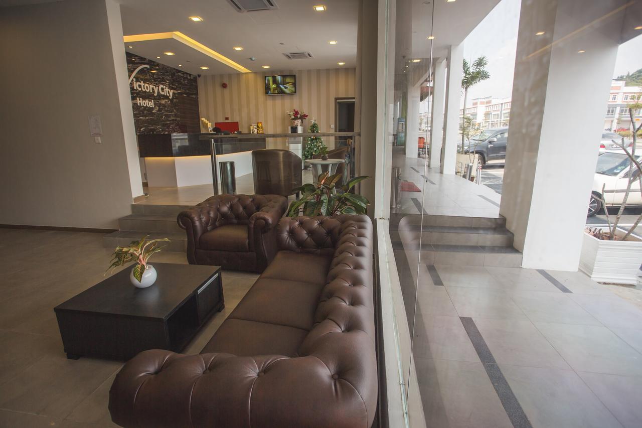 Hotel Zamburger Victory City Джохор Бахру Екстериор снимка