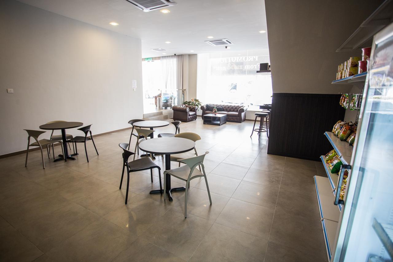 Hotel Zamburger Victory City Джохор Бахру Екстериор снимка